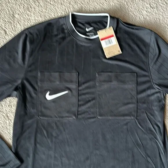 Nike Men’s Dri-FIT Long sleeve Referee II Jersey!